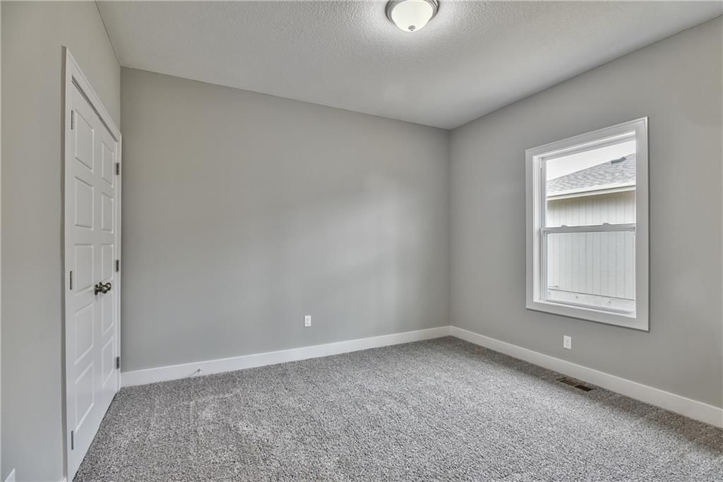 2306 W Wabash Street — photo 50