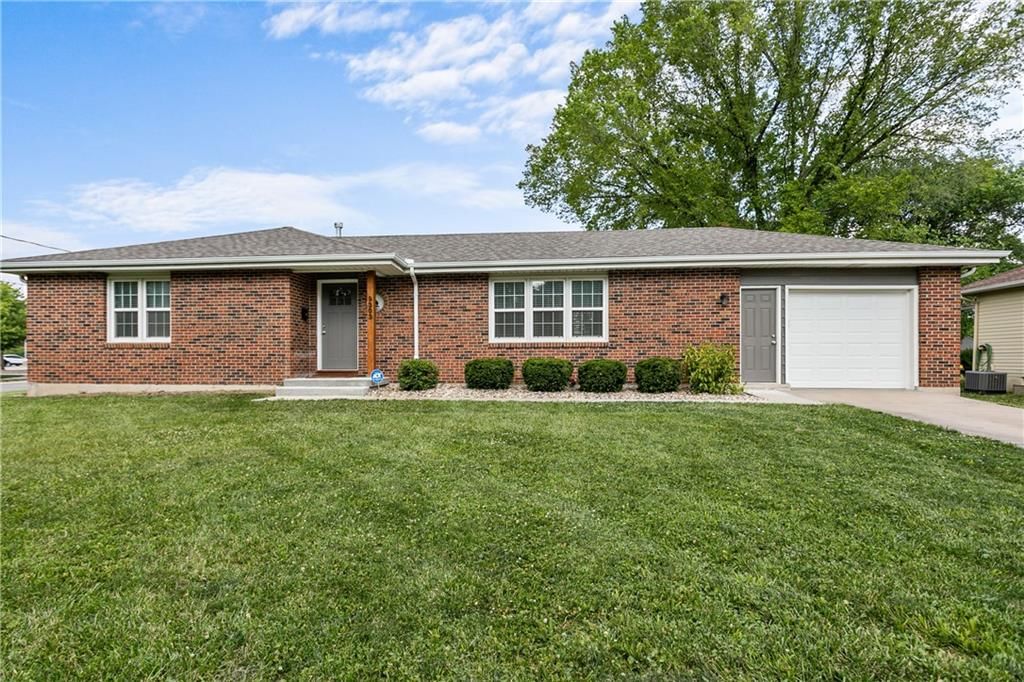 9303 Park Street, Lenexa, KS