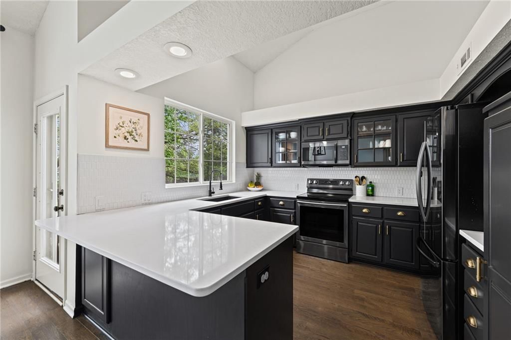 5147 Payne Street — photo 10