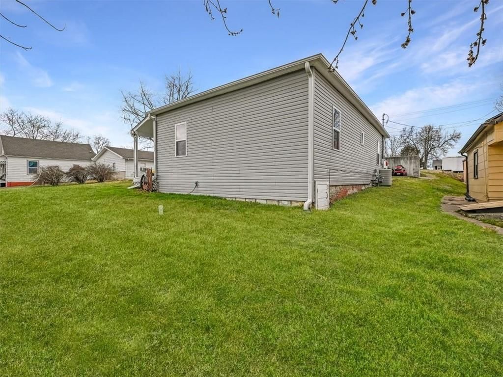 Photo 15 of 17 - 907 George Street, Atchison, KS 66002