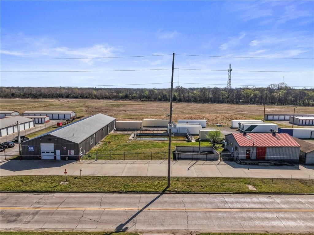 305 S Joplin Street — photo 2