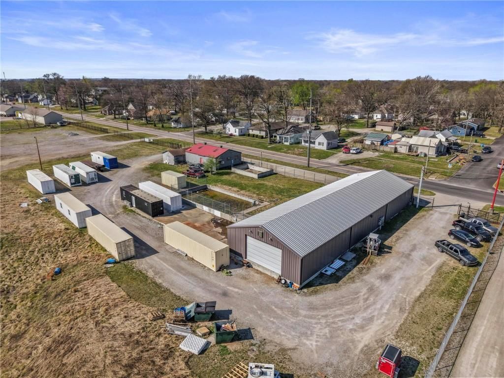 305 S Joplin Street — photo 4