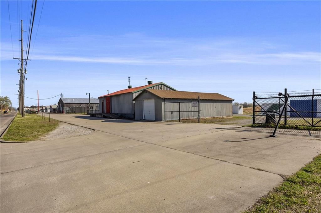 305 S Joplin Street — photo 22