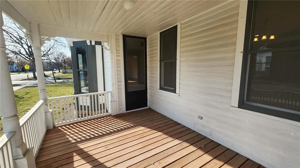 523 S Judson Street — photo 2