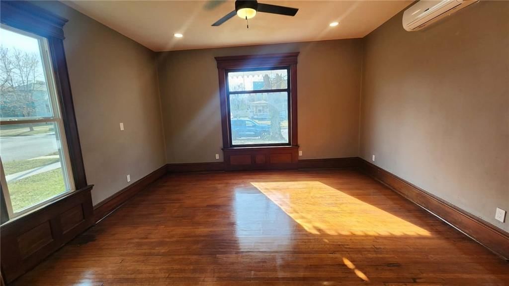 523 S Judson Street — photo 22