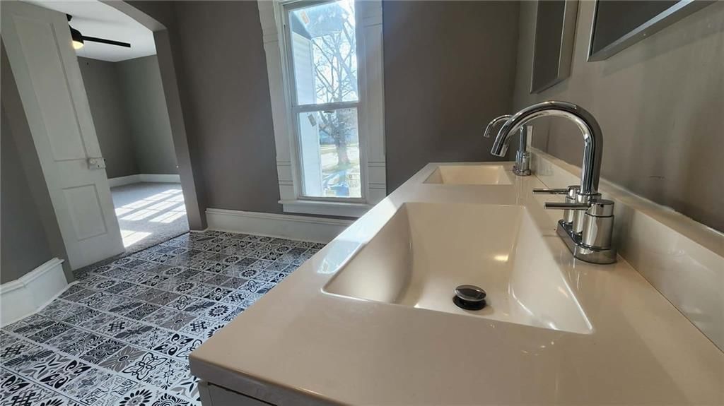 523 S Judson Street — photo 37