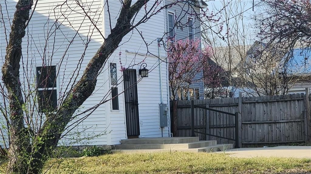 523 S Judson Street — photo 56