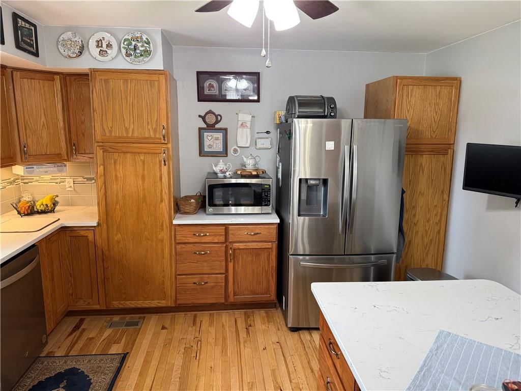 402 W 4th Street — photo 13
