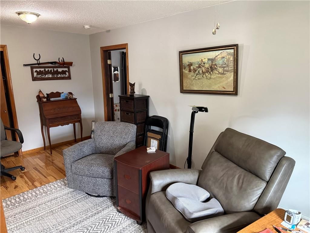 402 W 4th Street — photo 17