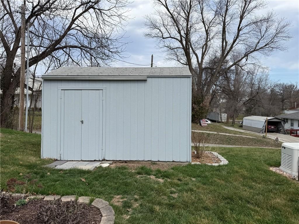 402 W 4th Street — photo 35