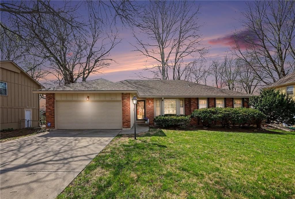 8411 W 87th Street, Overland Park, KS