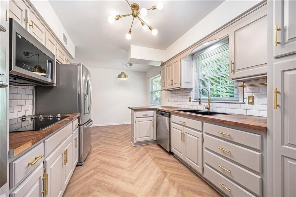 3322 W 95th Street — photo 16