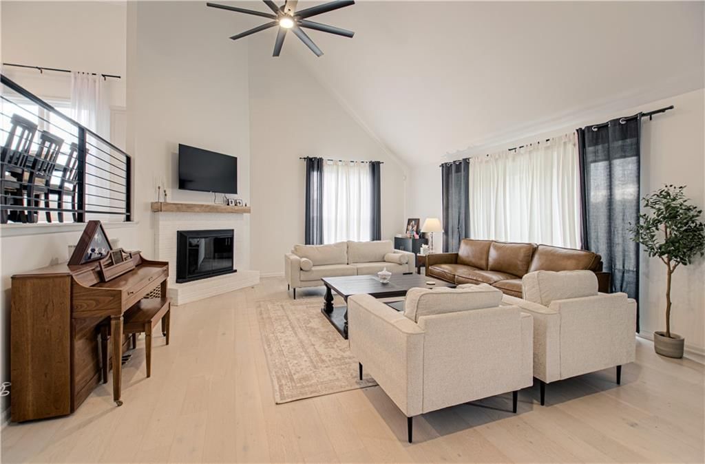 5916 Albervan Street — photo 3