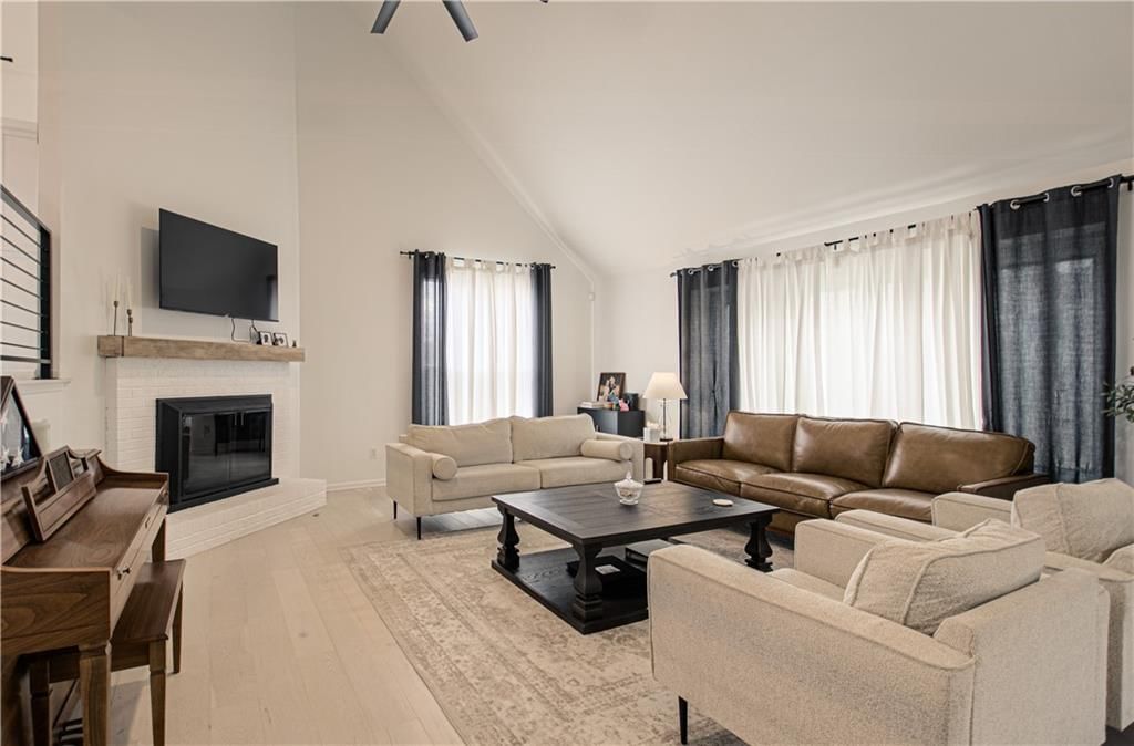 5916 Albervan Street — photo 4