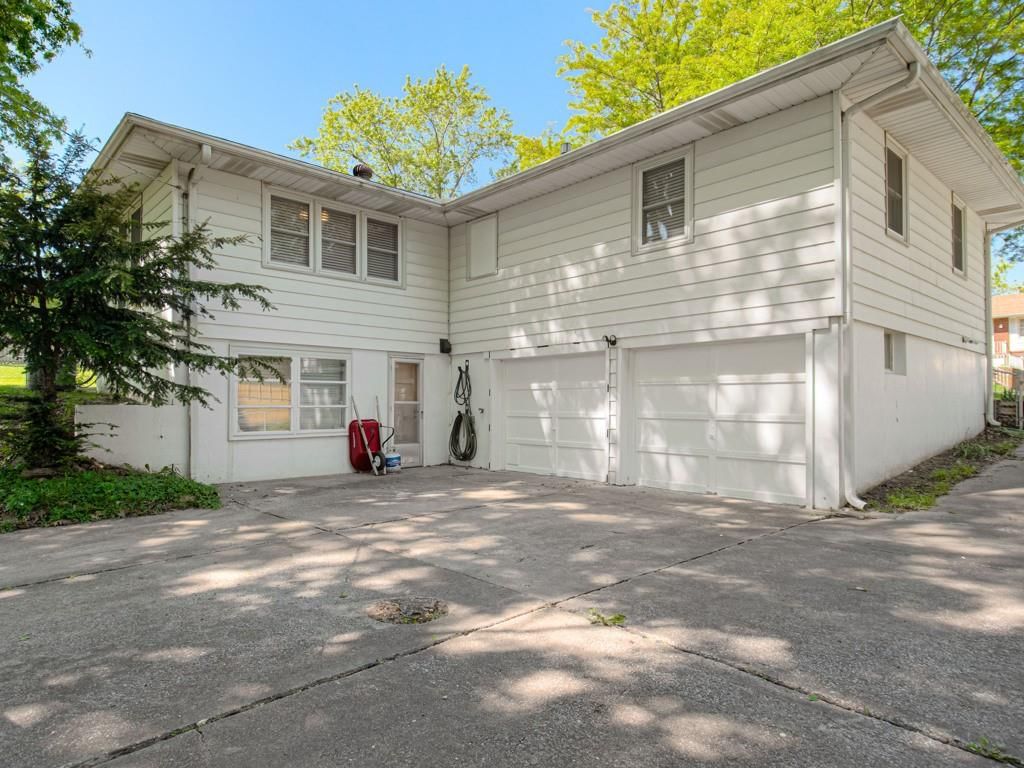 2213 N Mcbride Avenue — photo 4