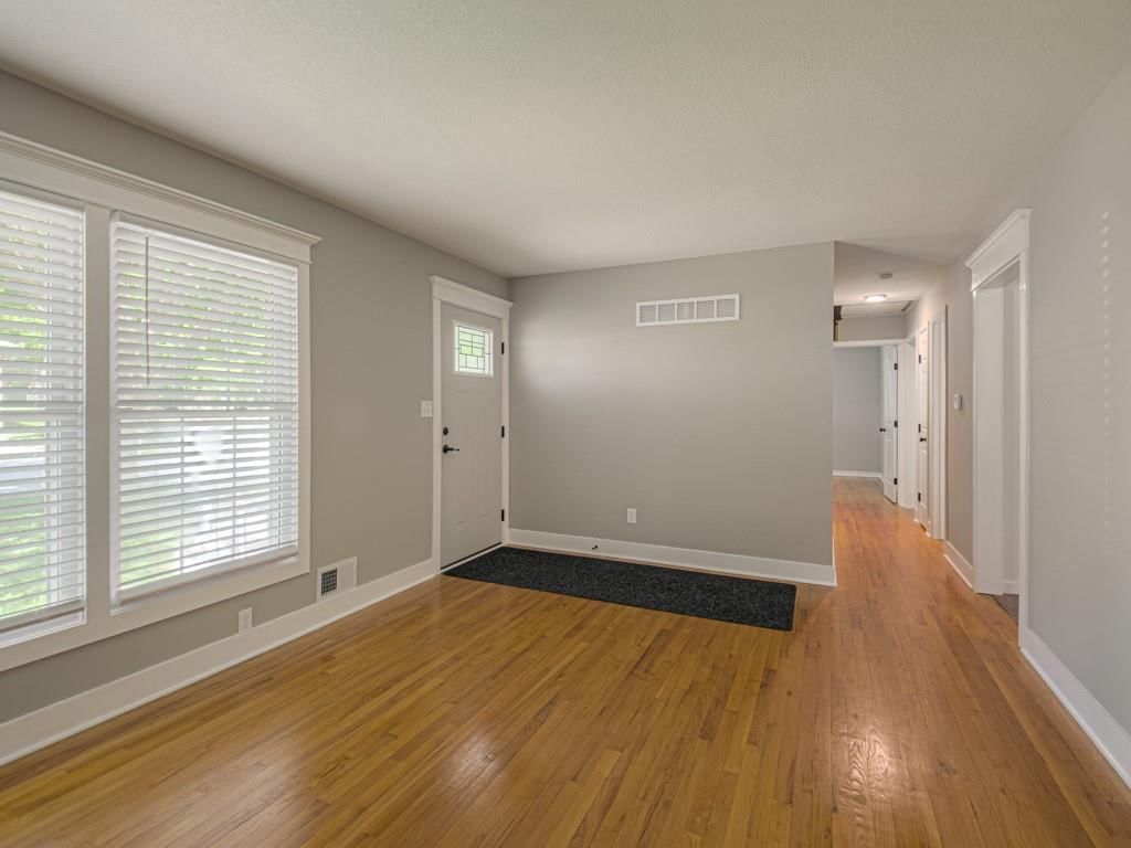 2213 N Mcbride Avenue — photo 6