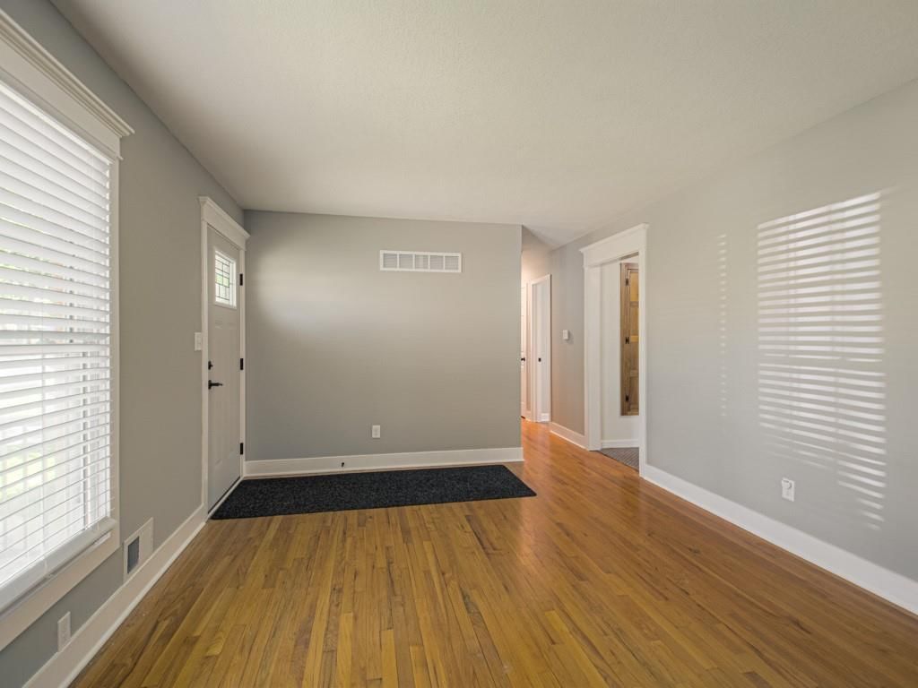 2213 N Mcbride Avenue — photo 7
