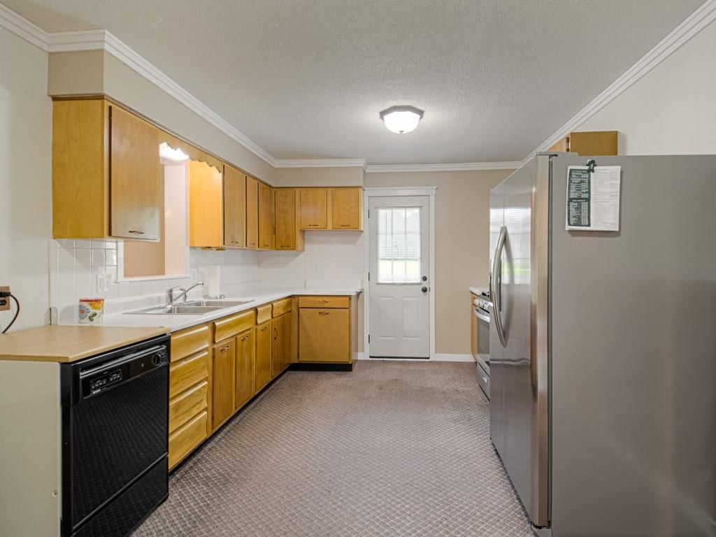 2213 N Mcbride Avenue — photo 9