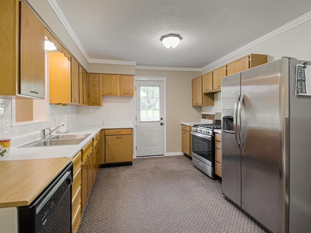 2213 N Mcbride Avenue — photo 10