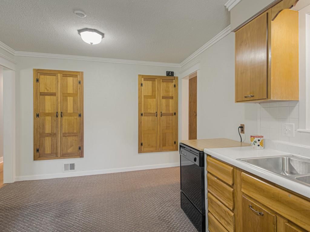 2213 N Mcbride Avenue — photo 12