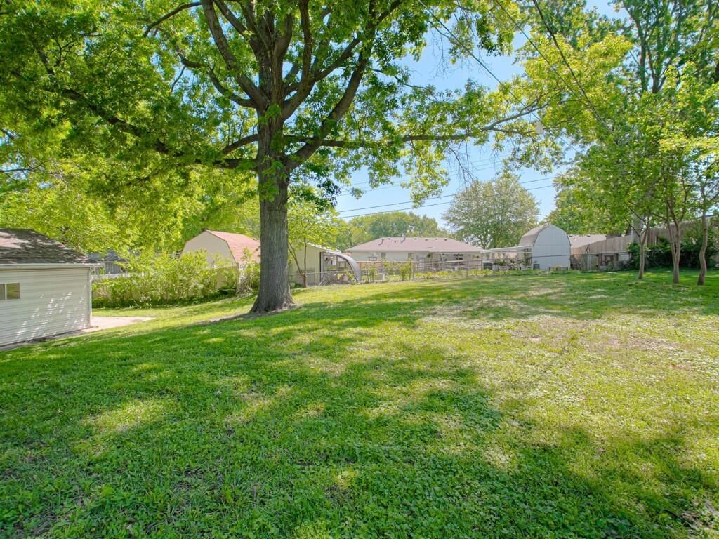2213 N Mcbride Avenue — photo 28
