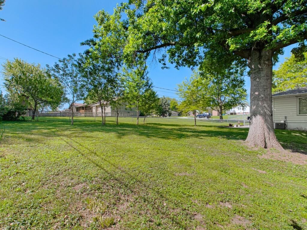 2213 N Mcbride Avenue — photo 29