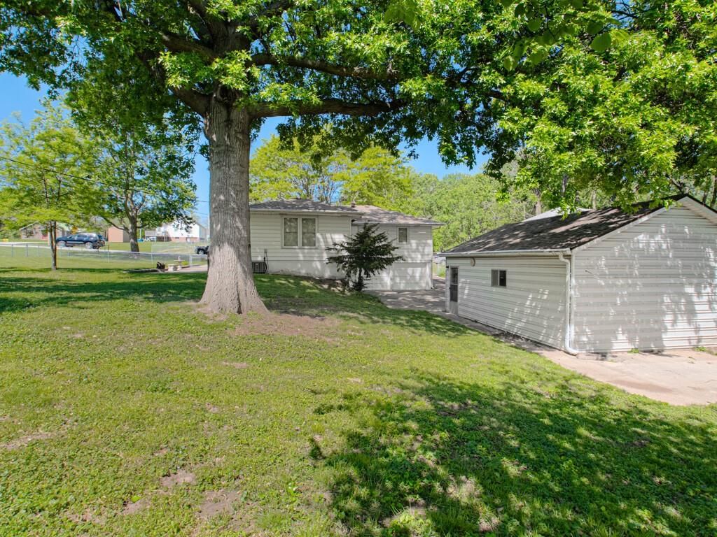 2213 N Mcbride Avenue — photo 30
