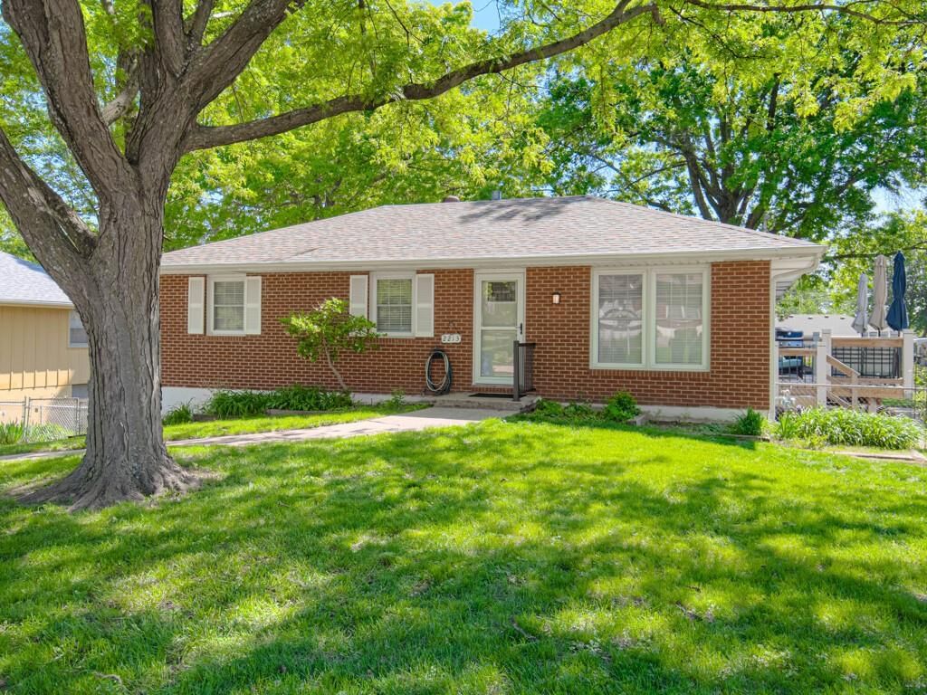 2213 N Mcbride Avenue — photo 36