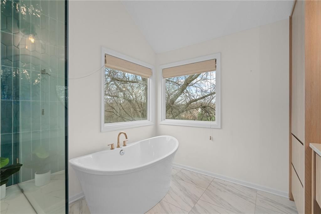 8512 N Oregon Avenue — photo 31