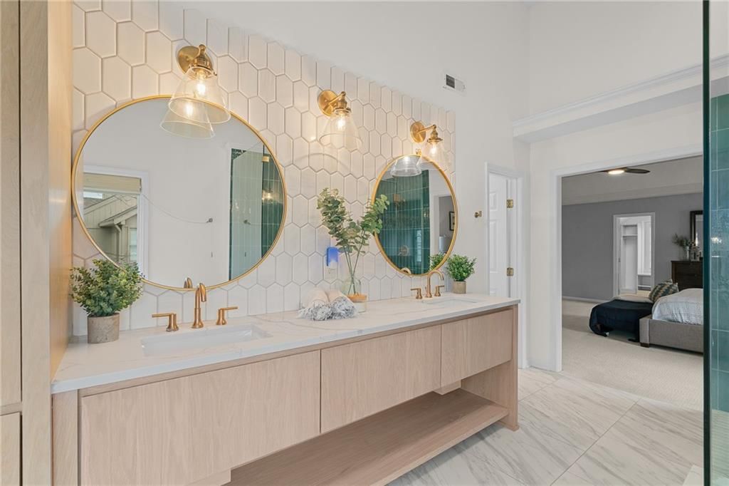 8512 N Oregon Avenue — photo 32