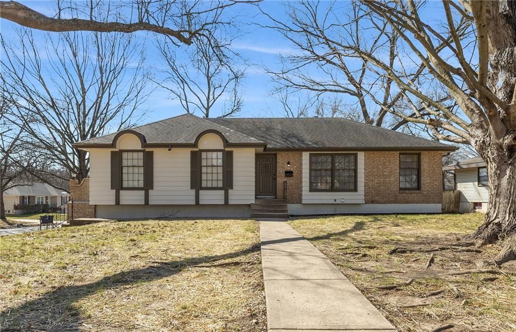8825 Mcelroy Road, Kansas City, MO