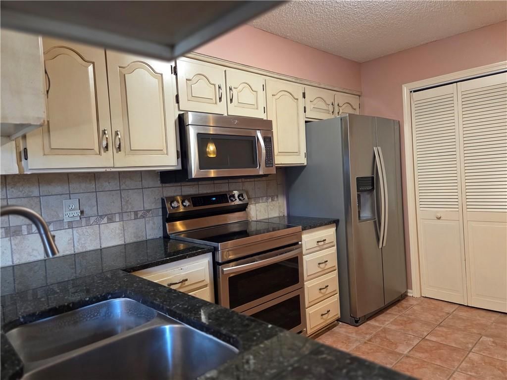 10801 W 116th Terrace — photo 10