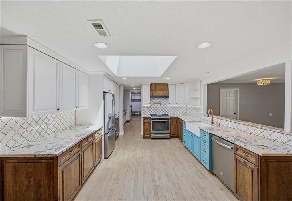 21877 Nall Road — photo 10