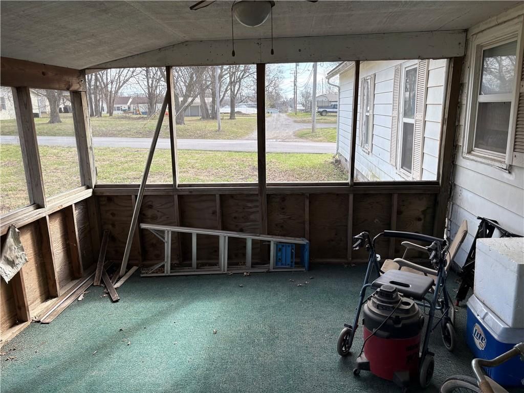 112 S Locust Street — photo 10