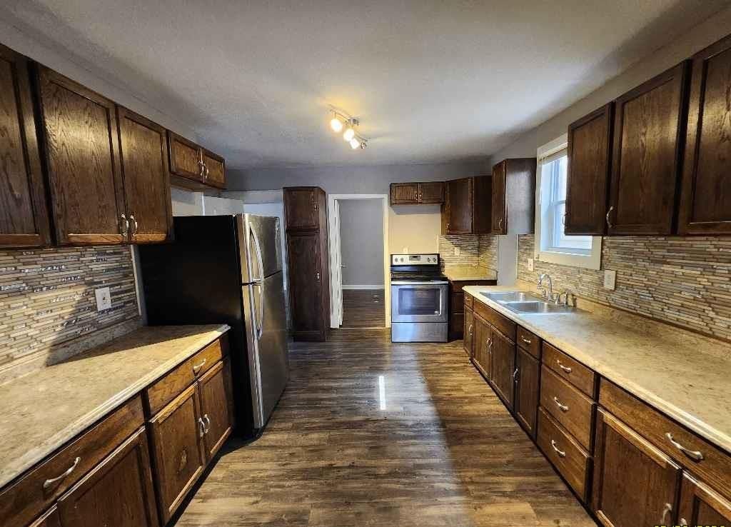 2203 Agnes Avenue — photo 2