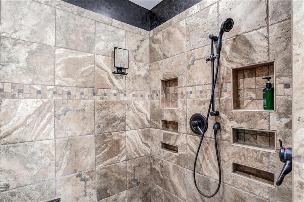 8005 Belford Street — photo 21