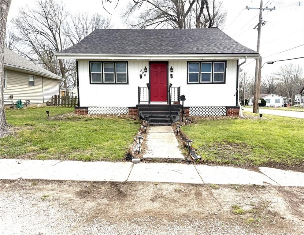 224 Walnut Street, Pleasant Hill, MO