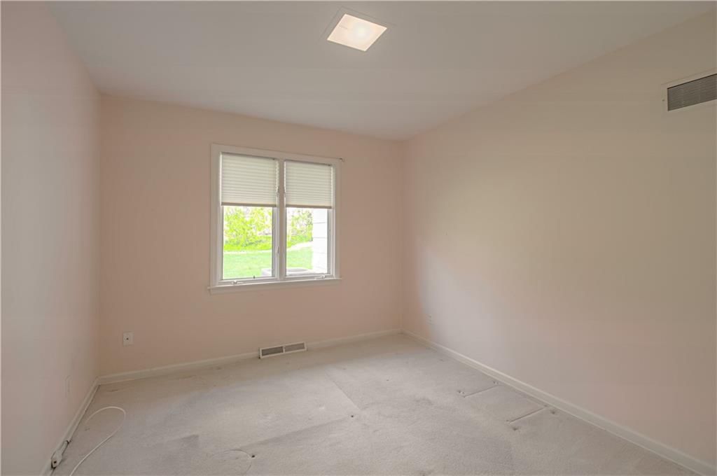 8120 Sagamore Road — photo 6