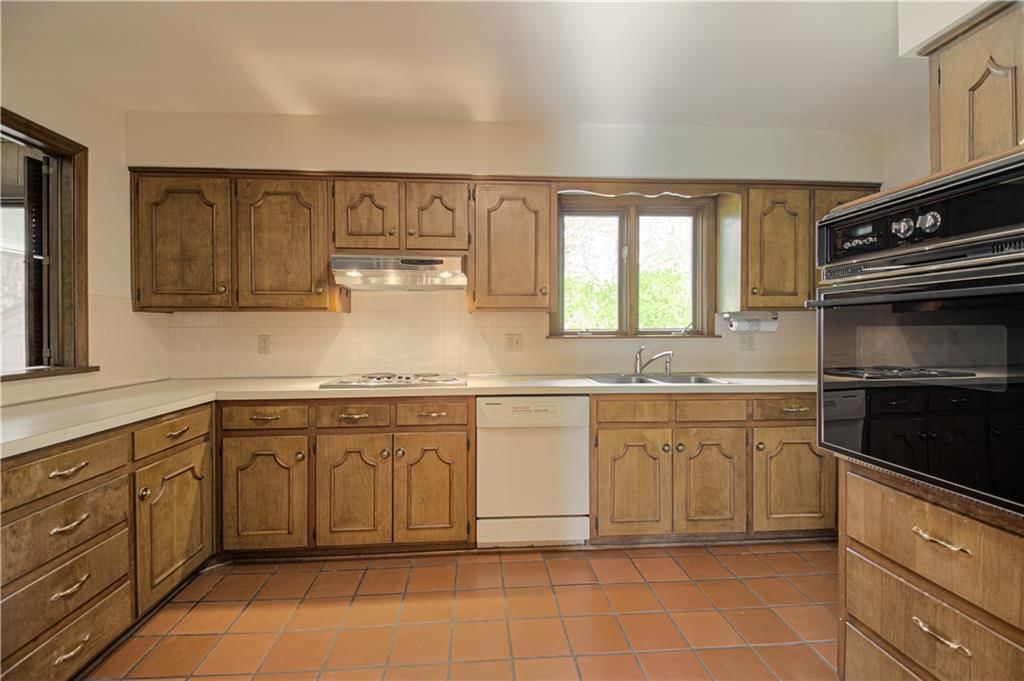 8120 Sagamore Road — photo 16