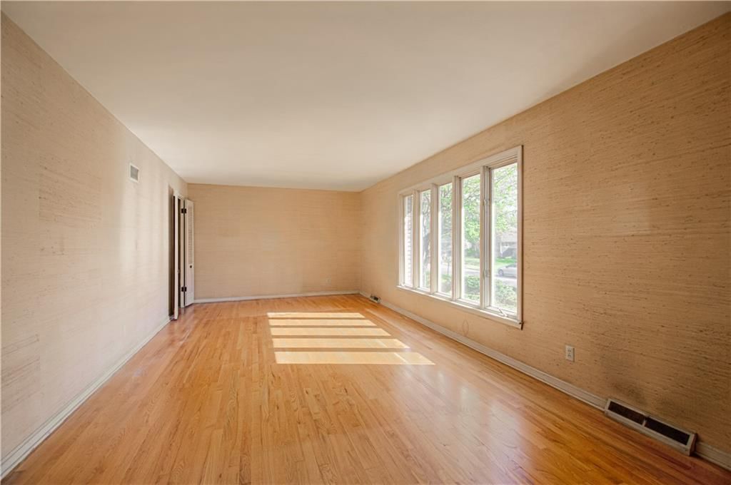 8120 Sagamore Road — photo 20