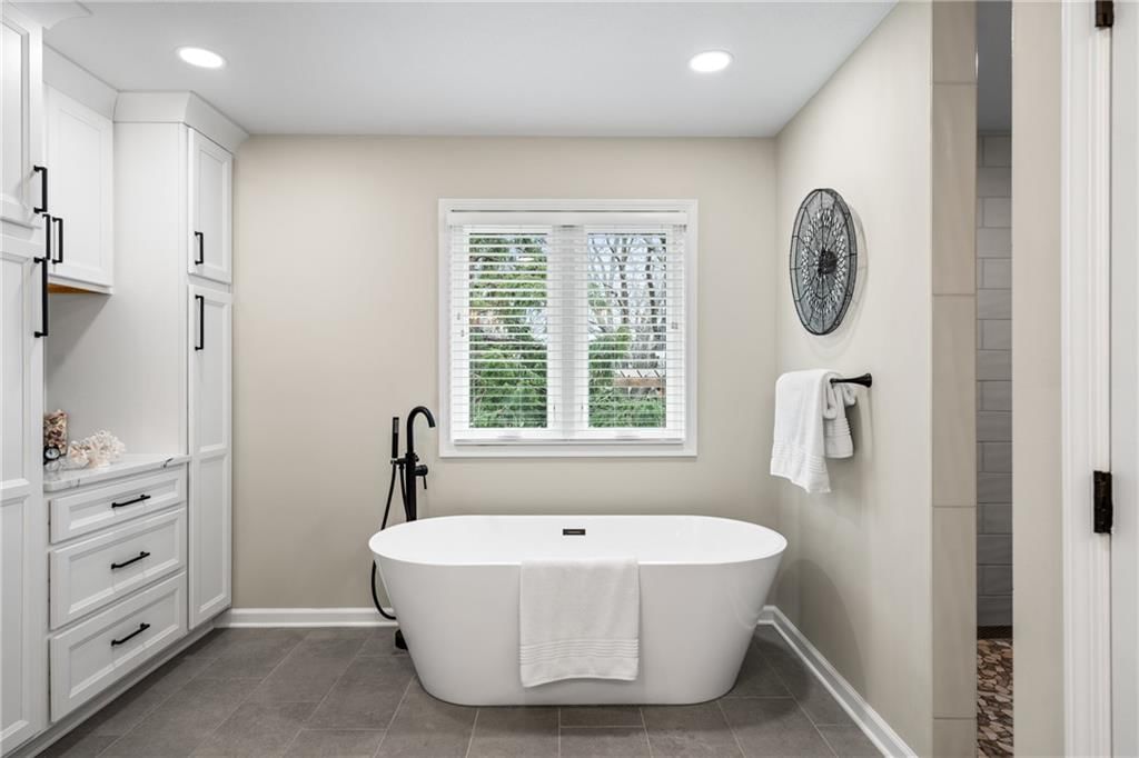 5004 W 128th Street — photo 16