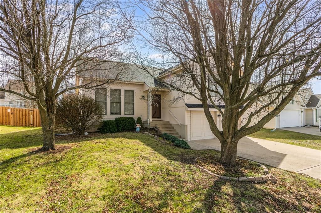1104 River Run Drive — photo 2