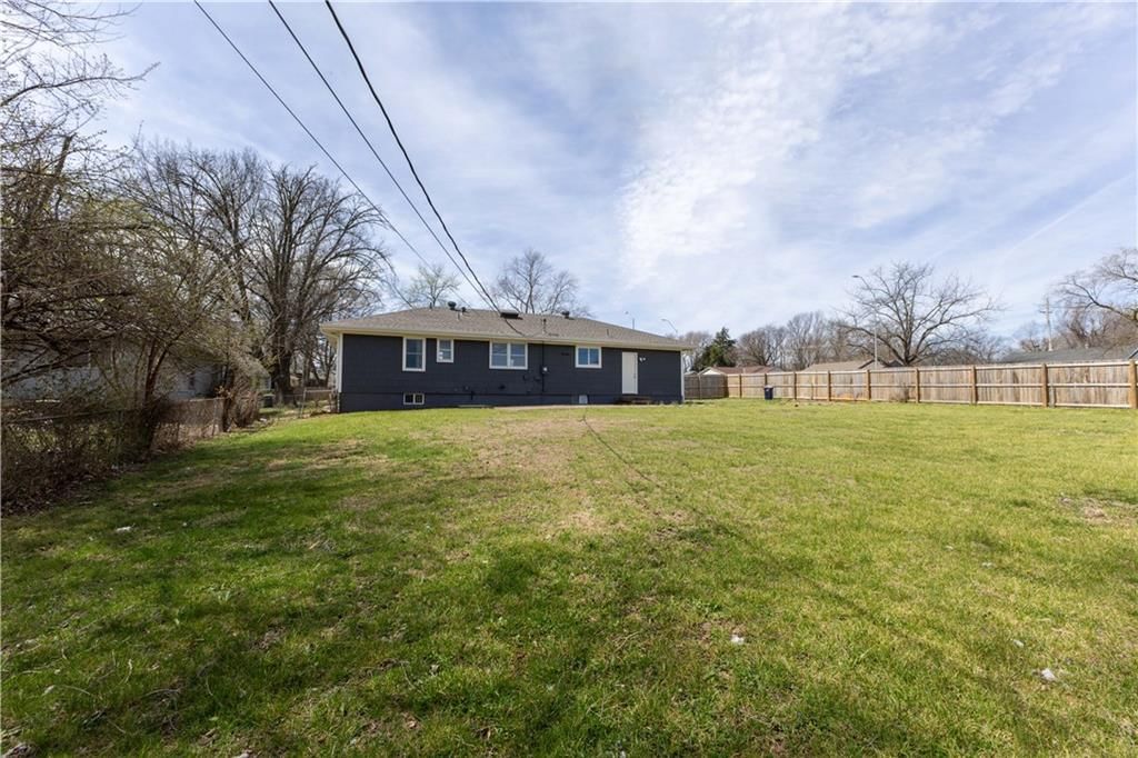 11601 Bennington Avenue — photo 19