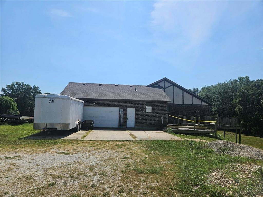 25410 High Drive, Excelsior Springs, MO: listing photo 3