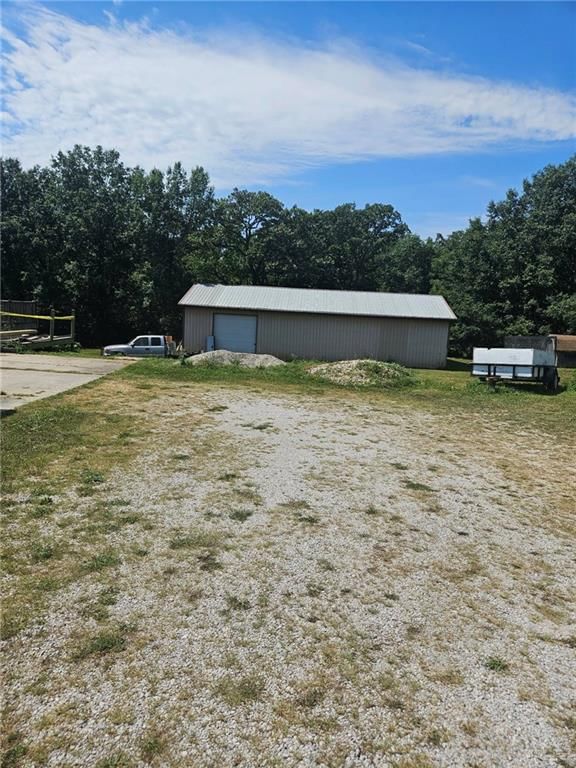 Photo 4 of 62 - 25410 High Drive, Excelsior Springs, MO 64024
