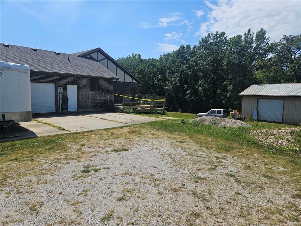 Photo 5 of 62 - 25410 High Drive, Excelsior Springs, MO 64024
