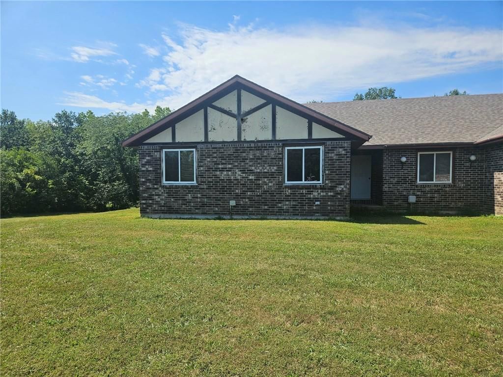 Photo 13 of 62 - 25410 High Drive, Excelsior Springs, MO 64024