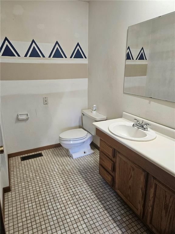 Photo 34 of 62 - 25410 High Drive, Excelsior Springs, MO 64024