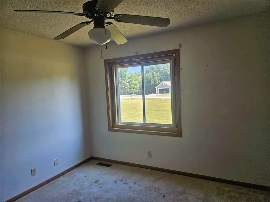 Photo 37 of 62 - 25410 High Drive, Excelsior Springs, MO 64024