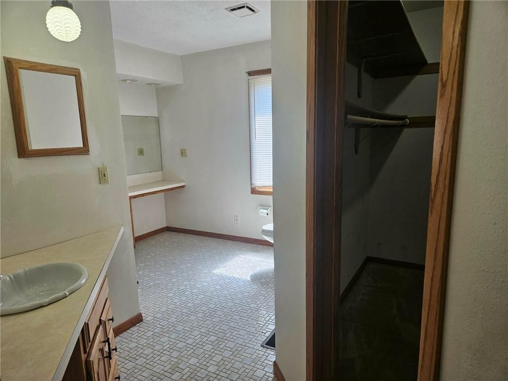 Photo 55 of 62 - 25410 High Drive, Excelsior Springs, MO 64024